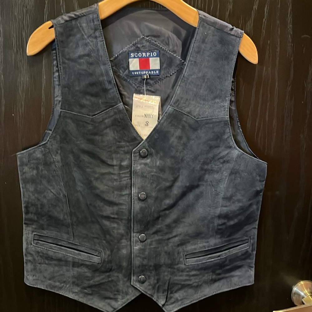 Navy men’s vest